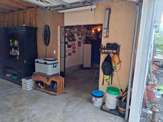 931 W Barney Avenue, Muskegon, MI 49441