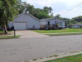 931 W Barney Avenue, Muskegon, MI 49441