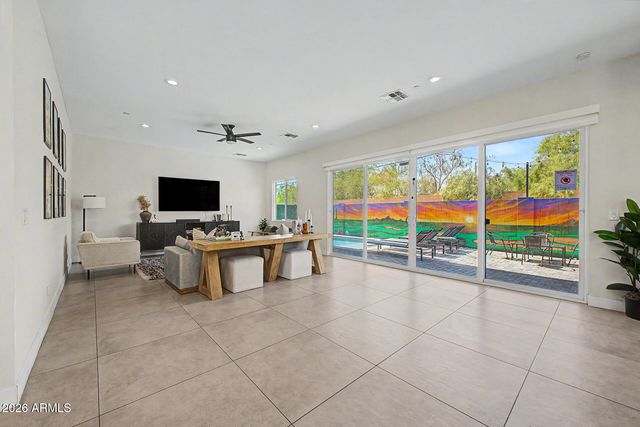 6730 E 1ST Avenue, Scottsdale, AZ 85251