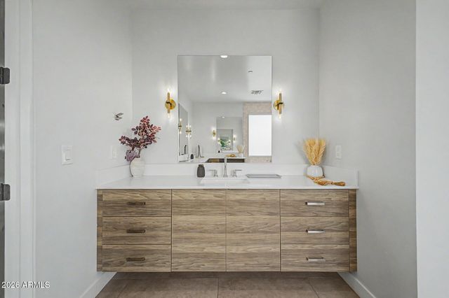 6730 E 1ST Avenue, Scottsdale, AZ 85251