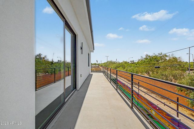 6730 E 1ST Avenue, Scottsdale, AZ 85251