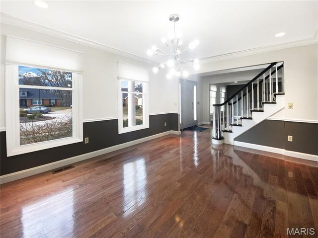 15751 Heathercroft Drive, Chesterfield, MO 63017