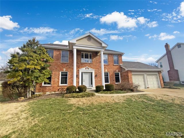 15751 Heathercroft Drive, Chesterfield, MO 63017