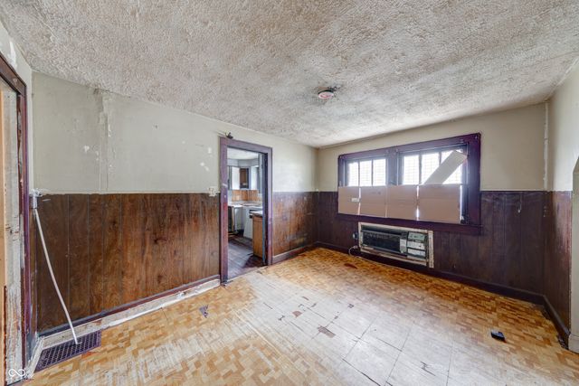 841 S Pershing Avenue, Indianapolis, IN 46221