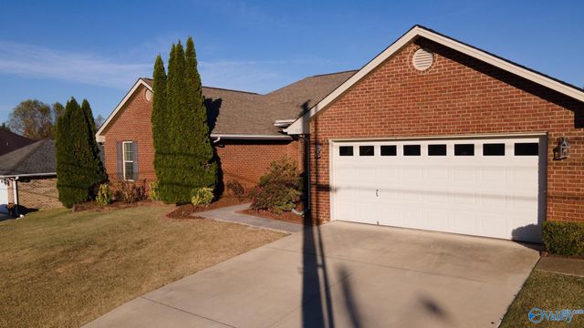 105 Bridge Crest Drive, Harvest, AL 35749