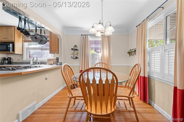 21610 Prestwick Avenue, Harper Woods, MI 48225