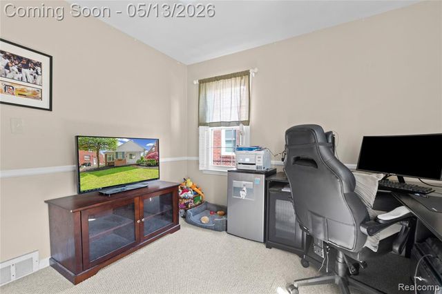 21610 Prestwick Avenue, Harper Woods, MI 48225