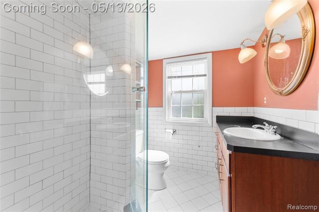 21610 Prestwick Avenue, Harper Woods, MI 48225