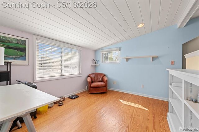 21610 Prestwick Avenue, Harper Woods, MI 48225