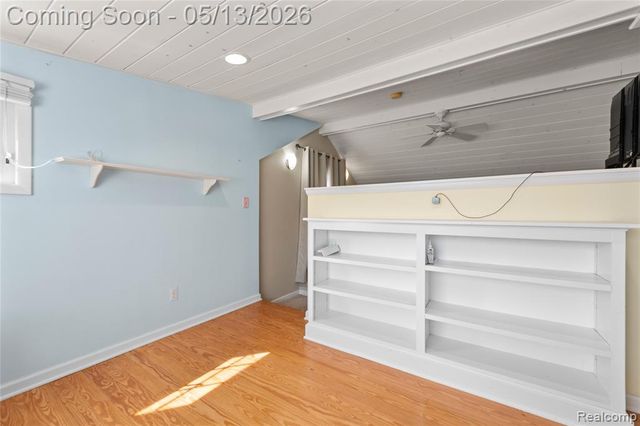 21610 Prestwick Avenue, Harper Woods, MI 48225