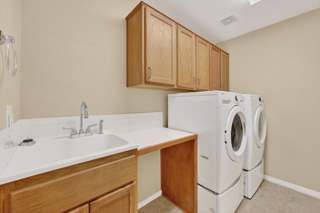 2605 Cerro Chafo Road SE, Rio Rancho, NM 87124
