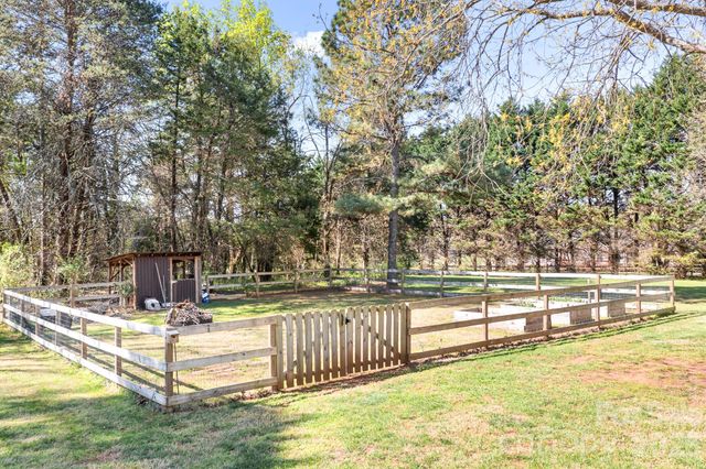 1315 Scotts Creek Road, Statesville, NC 28625