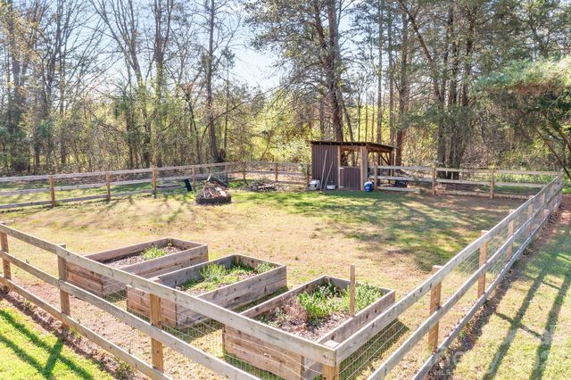 1315 Scotts Creek Road, Statesville, NC 28625