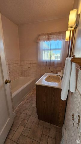 2078 W 5600 S, Roy, UT 84067