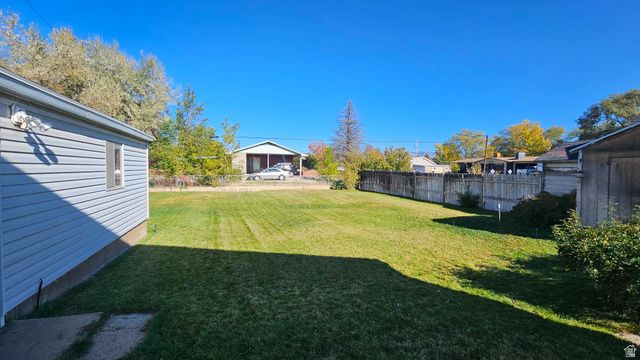 2078 W 5600 S, Roy, UT 84067