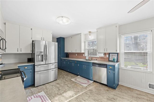 7301 Robinson Street, Overland Park, KS 66204