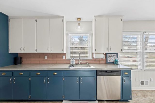 7301 Robinson Street, Overland Park, KS 66204