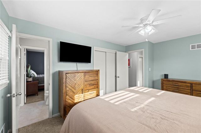 7301 Robinson Street, Overland Park, KS 66204