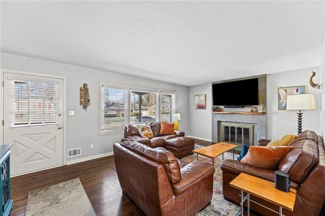 7301 Robinson Street, Overland Park, KS 66204