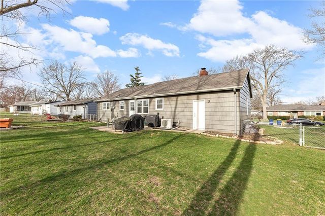 7301 Robinson Street, Overland Park, KS 66204