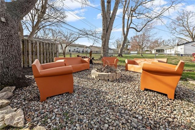 7301 Robinson Street, Overland Park, KS 66204