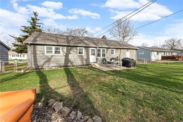 7301 Robinson Street, Overland Park, KS 66204