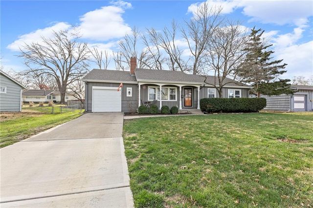 7301 Robinson Street, Overland Park, KS 66204