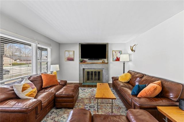 7301 Robinson Street, Overland Park, KS 66204