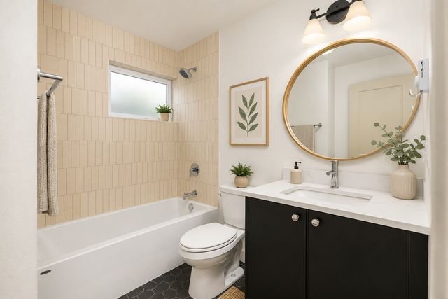 1255 NE 100th Street, Seattle, WA 98125