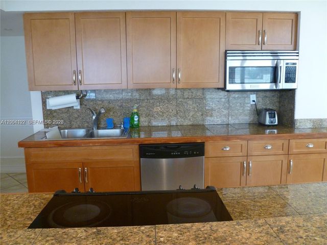 3600 Mystic Pointe Dr 513, Aventura, FL 33180