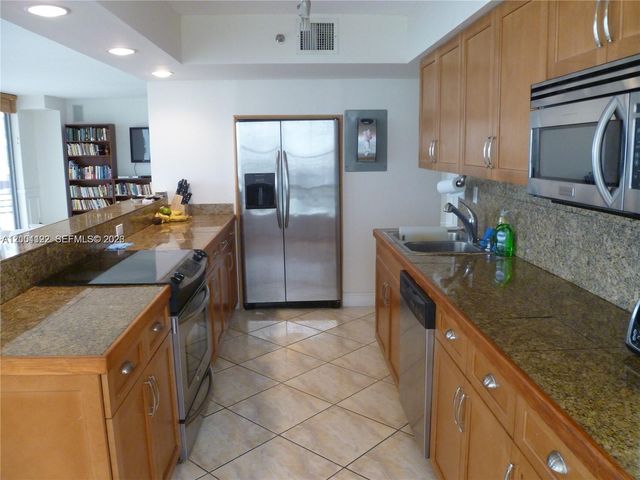 3600 Mystic Pointe Dr 513, Aventura, FL 33180