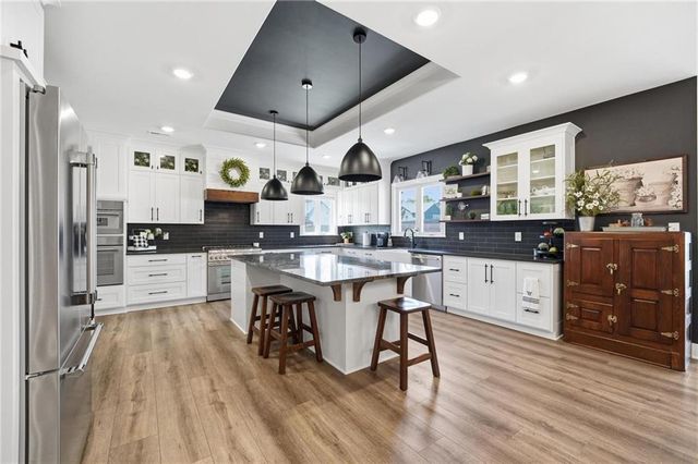 15928 E Cogan Lane, Independence, MO 64050