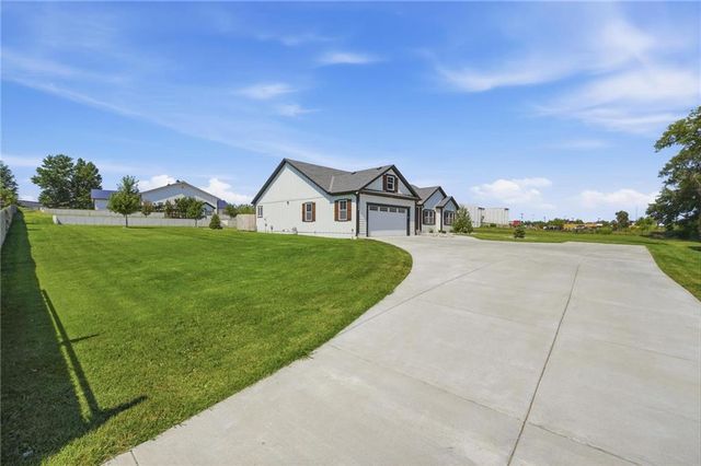 15928 E Cogan Lane, Independence, MO 64050