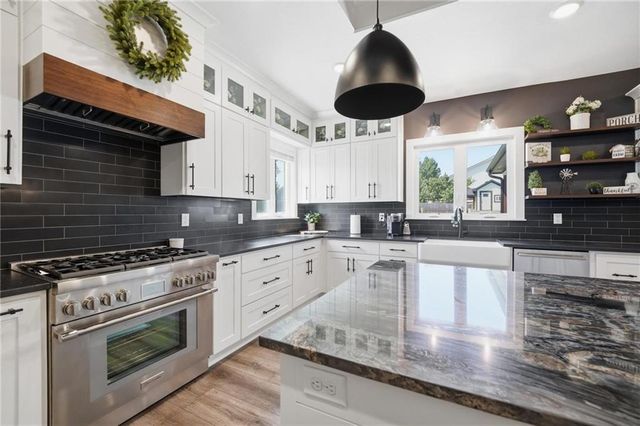 15928 E Cogan Lane, Independence, MO 64050