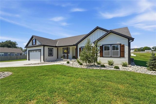 15928 E Cogan Lane, Independence, MO 64050