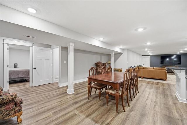 15928 E Cogan Lane, Independence, MO 64050