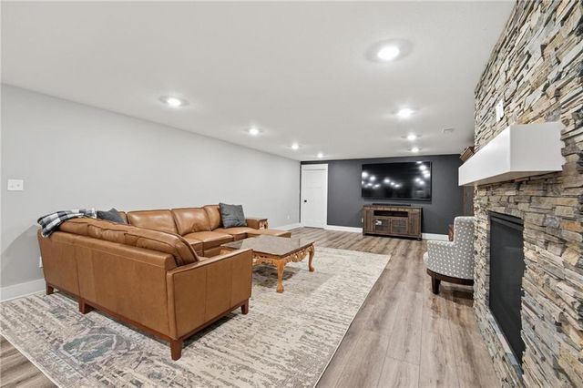 15928 E Cogan Lane, Independence, MO 64050
