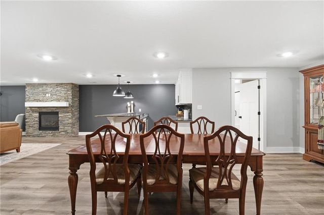 15928 E Cogan Lane, Independence, MO 64050
