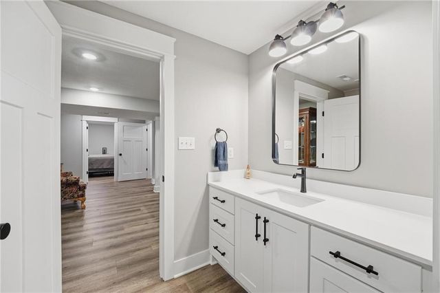 15928 E Cogan Lane, Independence, MO 64050