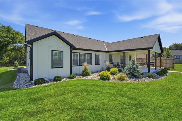 15928 E Cogan Lane, Independence, MO 64050