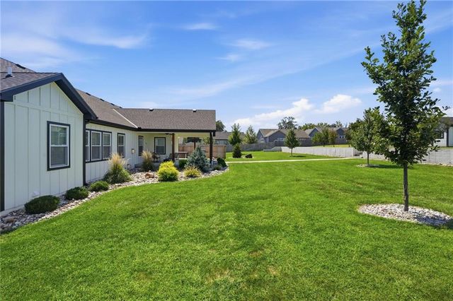 15928 E Cogan Lane, Independence, MO 64050
