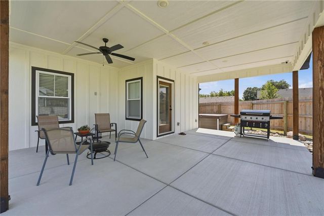 15928 E Cogan Lane, Independence, MO 64050