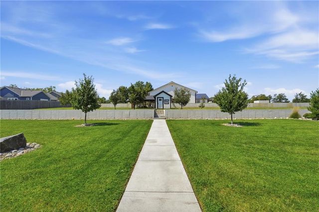 15928 E Cogan Lane, Independence, MO 64050