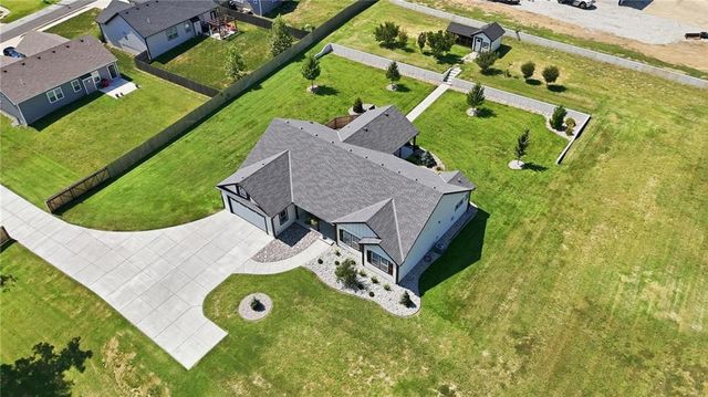 15928 E Cogan Lane, Independence, MO 64050