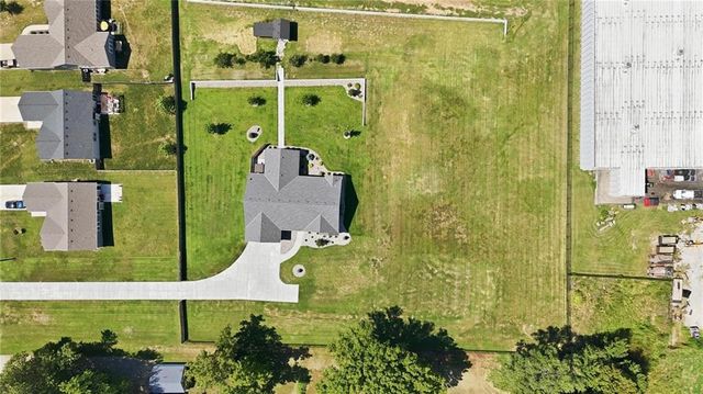 15928 E Cogan Lane, Independence, MO 64050