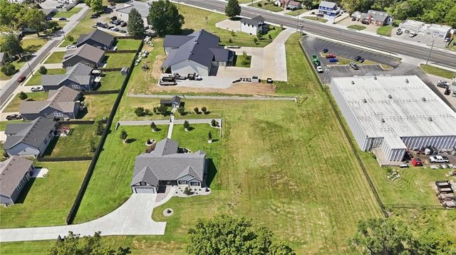 15928 E Cogan Lane, Independence, MO 64050