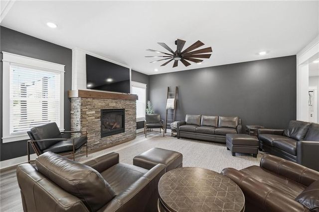 15928 E Cogan Lane, Independence, MO 64050
