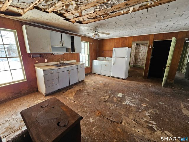 1004 Jerome Avenue, Bristol, CT 06010