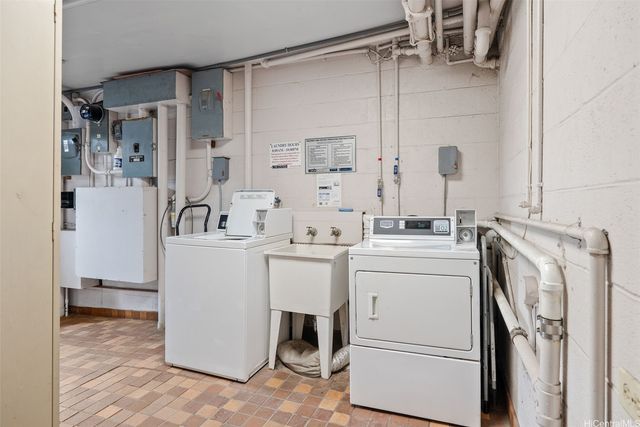 1867 Kaioo Drive 104, Honolulu, HI 96815