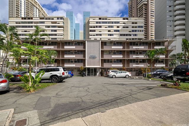 1867 Kaioo Drive 104, Honolulu, HI 96815